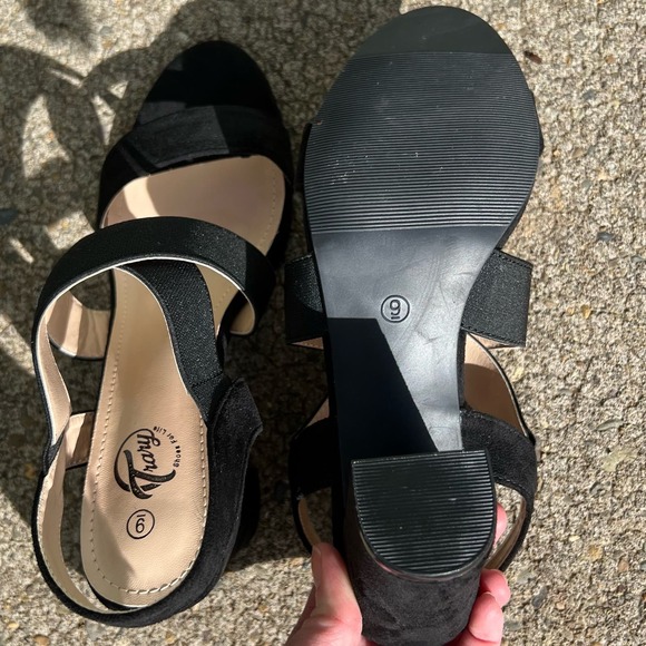 Trary Size 9 Black Suede Chunky 3.5 Inch Heels Only Worn Once - Picture 5 of 6